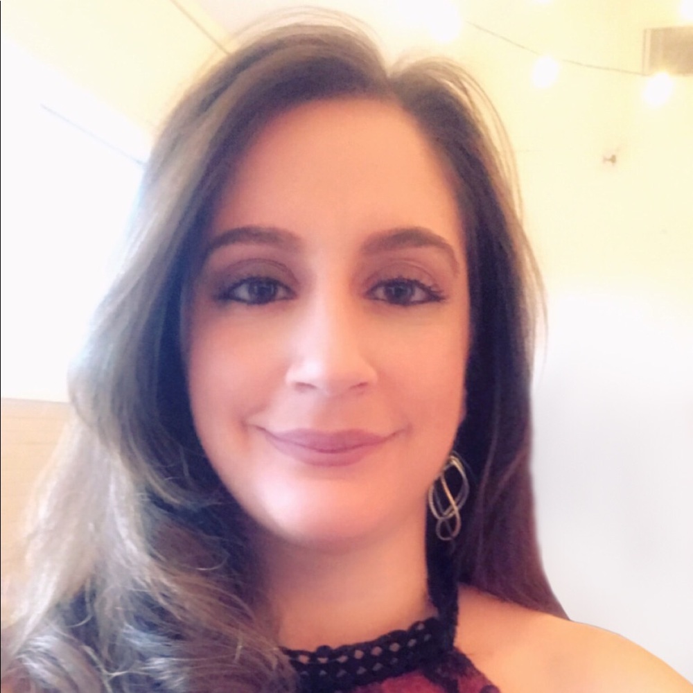 Meet your Posher, Alicia